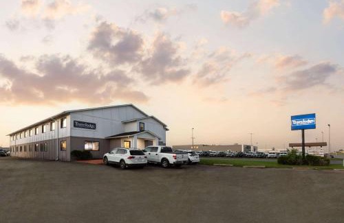Redwood Falls Hotel | Convenient Stay at Travelodge by Wyndham Redwood Falls