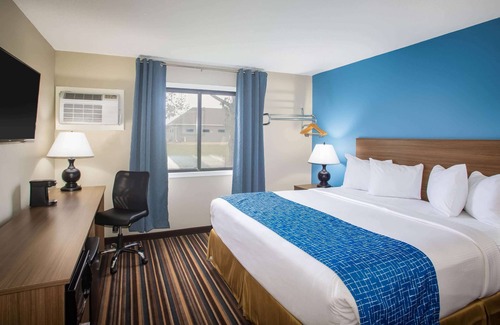 Wahpeton Hotel | Relax at Travelodge by Wyndham Wahpeton Event Center