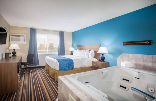 Wahpeton Hotel | Relax at Travelodge by Wyndham Wahpeton Event Center