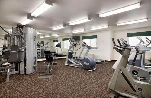 Daggett Hotel | Budget-Friendly Travelodge by Wyndham Yermo with Great Amenities