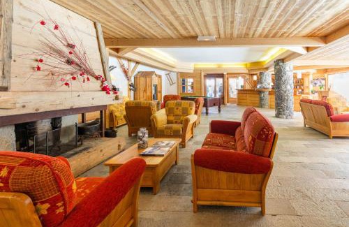 Saint-Chaffrey Apartment | Elegant Stays at Résidence Le Hameau du Rocher Blanc