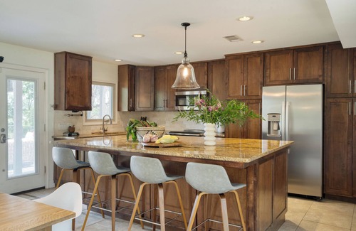 Cardinal Hills House | Travis by AvantStay | Waterfront Lake Retreat