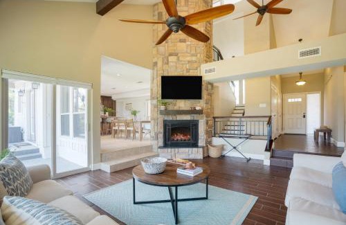 Cardinal Hills House | Travis by AvantStay: Ideal Waterfront Lake Retreat for Families