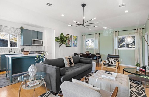Greater South River City House | Travis Heights 2BR Guest House - Walk to South Congress
