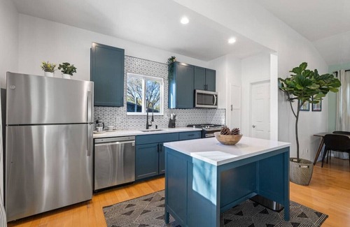 Greater South River City House | Travis Heights 2BR Guest House - Walk to South Congress