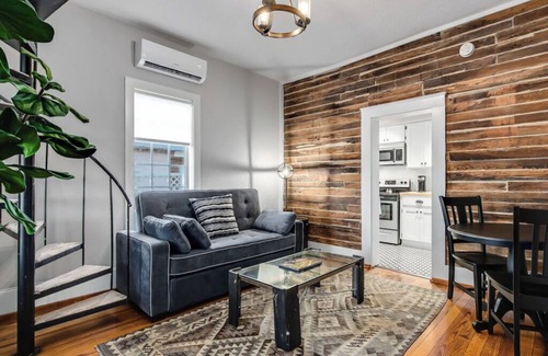 Marble Falls Condo | Relax at Travis L.B.J Historic Downtown Marble Falls Suites