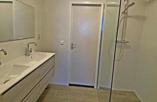 Castricum House | Discover Castricum: Ideal Stay for Expats with Breakfast
