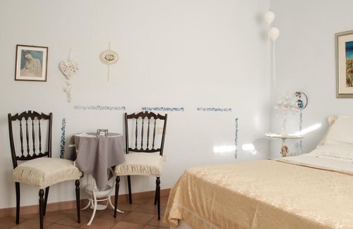 Cartoceto Bed & Breakfast | Experience Tre Civette Sul Comò: Pet-Friendly & Family Ready