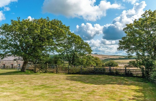 Haverfordwest Cottage | Discover 4 Bedroom Retreat at Newgale Sands & Nolton Haven