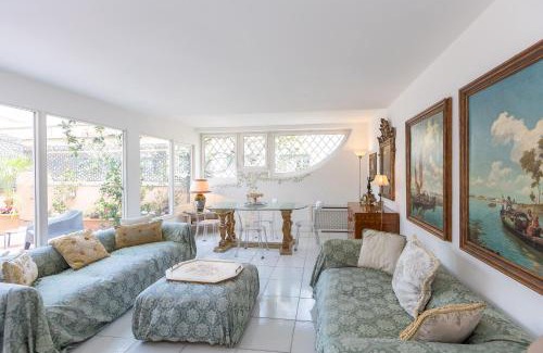 Rome Province Apartment | Elegant Tre Lune Penthouse: Child-Friendly Stay in Roma