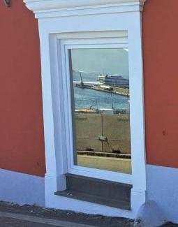 Marina Grande Apartment | Oceanfront Retreat at Tre Re Appartamento - Guest Rated 9.8