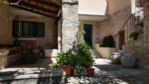 Lastovo Apartment | Discover Tre Sorelle: Family and Pet-Friendly Retreat