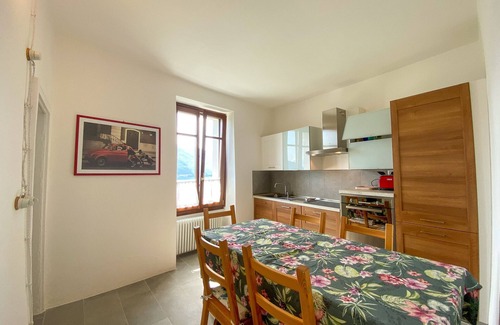 Calozzo House | Scenic Tre Terre Country Holiday Home with Lake View