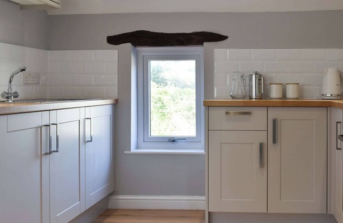 Warton Cottage | Exceptional 2 Bedroom Retreat in Warton with Ocean Views