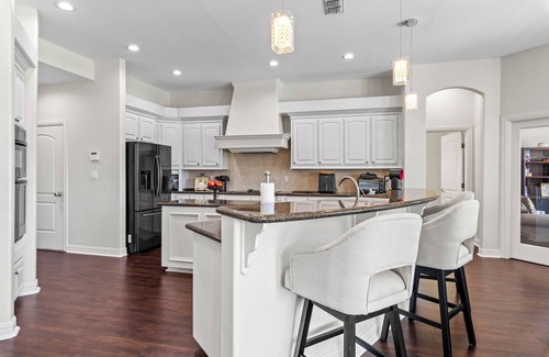 Harlingen House | Treasure Hills Poolside Par- 5 bedroom 3.5bath- Pool overlooking the 14th hole!