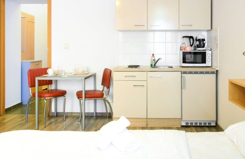 Hundsturm Apartment | Treasure Home Apartment 1050