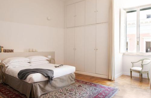 Repubblica Apartment | Experience TreasureRome: Quattro Fontane Apartment Bliss
