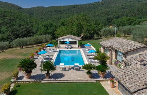 Simignano Villa | Discover Treccianino 12: Family-Friendly Getaway Awaits