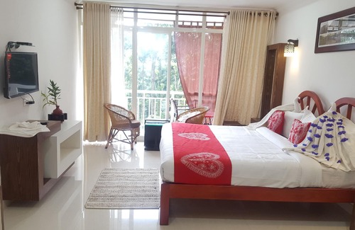 Devikolam Bed & Breakfast | Eco-Friendly Escape at Tree Blanche Munnar with Pool & Dining