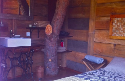 Santiago do Cacem House | Cozy Tree-Cabane with Ocean View and Pool Access