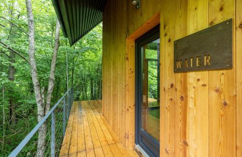 Slunj Apartment | Tree Elements Treehouse Retreat - Pet Friendly & Scenic Escape