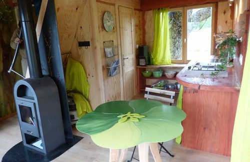 Saint-Paul-les-Monestier Cabin | Inviting Tree House with Mountain Views & Private Bathroom