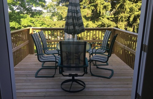 Elberta Apartment | Idyllic Tree House Apt with Lake Views Near Betsie Bay