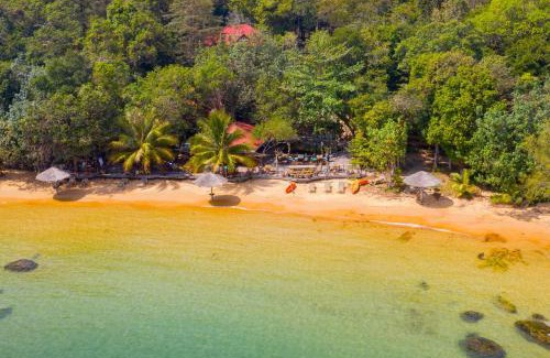 Koh Rong House | Cozy Tree House Bungalows with Ocean Views and Private Beach