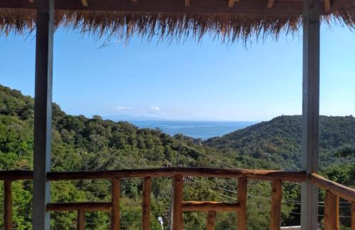 Koh Tao Hotel | Pet-Friendly Tree House Bungalows with Oceanfront Views