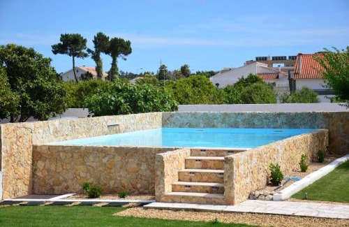 Quinta Do Conde House | Cozy Retreat at Tree House - Casa Limoeiro Awaits You
