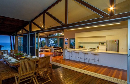 Agnes Water House | Experience TREE HOUSE - SUNRISE AT 1770 with Oceanfront Views