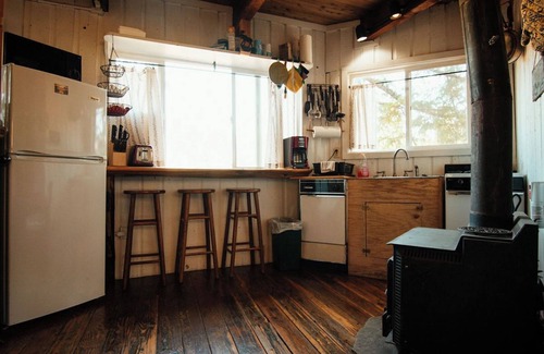 White Salmon Cabin | Relaxing Tree House Tranquil-A-Tree Romantic Escape