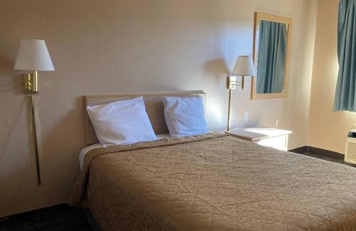 Northeast Heights Hotel | Pet-Friendly Tree Inn & Suites Albuquerque - 5-Star Stay