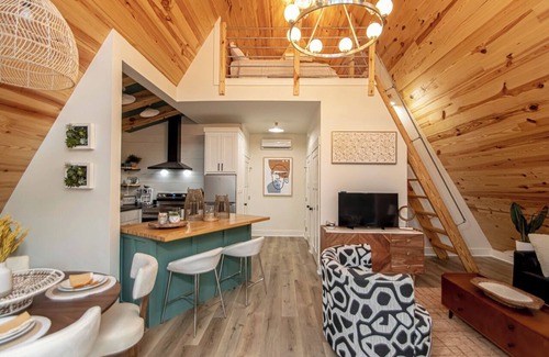 Saint Joe Ski Chalet | Relax at Tree Loft Rock - Hot Tub & Pool Near Buffalo River