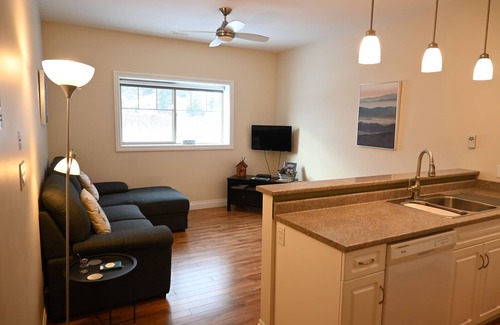 Okanagan-Similkameen Bed & Breakfast | Stay at Tree To Me Inn: Guest Rated 9.8 with Spa & Dining