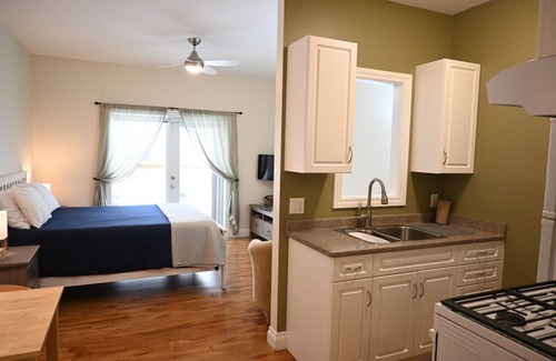 Okanagan-Similkameen Bed & Breakfast | Stay at Tree To Me Inn: Guest Rated 9.8 with Spa & Dining