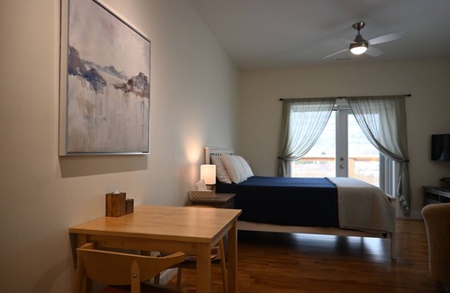 Okanagan-Similkameen Bed & Breakfast | Stay at Tree To Me Inn: Guest Rated 9.8 with Spa & Dining