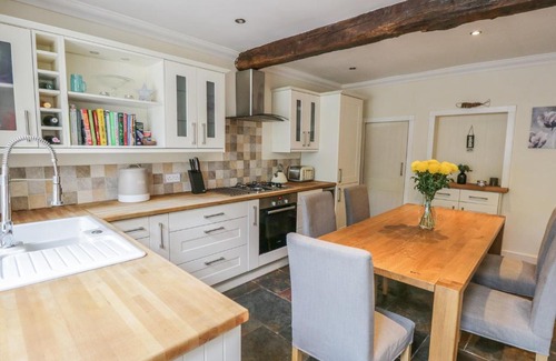 Ripon House | Pet-Friendly Tree Top Cottage: Guest Rated 10/10 Stay