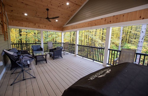 Mancelona Cottage | Enchanting Tree Top Cottage Surrounded by Nature's Beauty