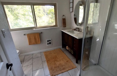 Jemez Springs Cabin | Cozy Tree Top Studio - Child-Friendly Retreat for Families