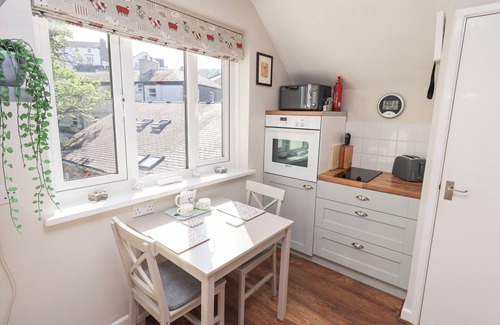 Bowness-on-Windermere Cottage | Unforgettable Stays at Tree Tops View with Family-Friendly Amenities
