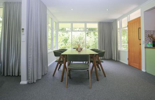 Wandiligong House | Comfortable Tree View Cottage - Ideal for Families