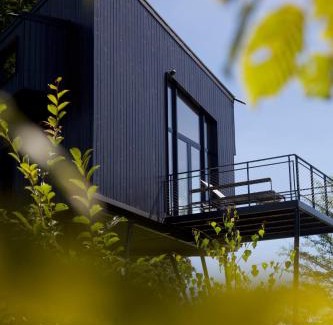 Odenthal House | Discover K1 Baumhaus: Perfect for Families & Rated 10/10