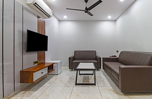 Guntur Hotel | Comfortable Stay at Treebo Abhi Suites, Guntur with Breakfast