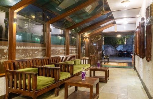 Aundh Hotel | Cozy Treebo Bhairavee Hotel in Baner with Free Breakfast