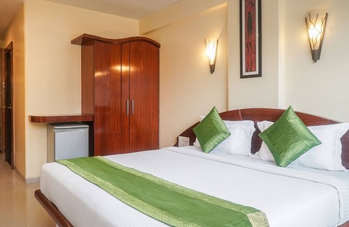 Akurdi Hotel | Budget-Friendly Stay at Treebo Brahma Regency with Dining