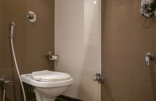 Akurdi Hotel | Budget-Friendly Stay at Treebo Brahma Regency with Dining
