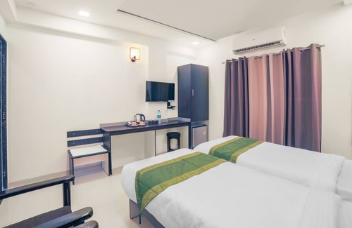 Nagpur Hotel | Explore Treebo Chalets Near Nagpur Airport with Dining & More