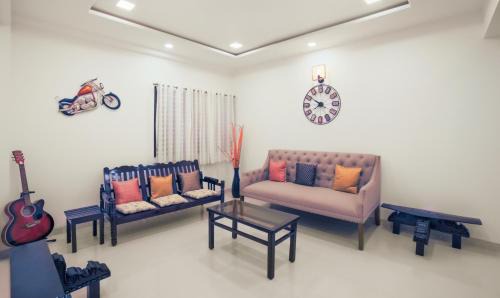 Nagpur Hotel | Convenient Treebo Chalets Near Nagpur Airport with Breakfast