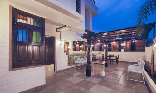 Nagpur Hotel | Convenient Treebo Chalets Near Nagpur Airport with Breakfast